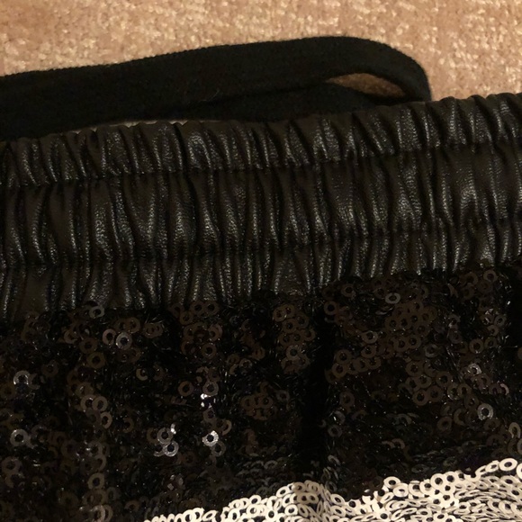 💎 Sequined Shorts💕 - Picture 4 of 4